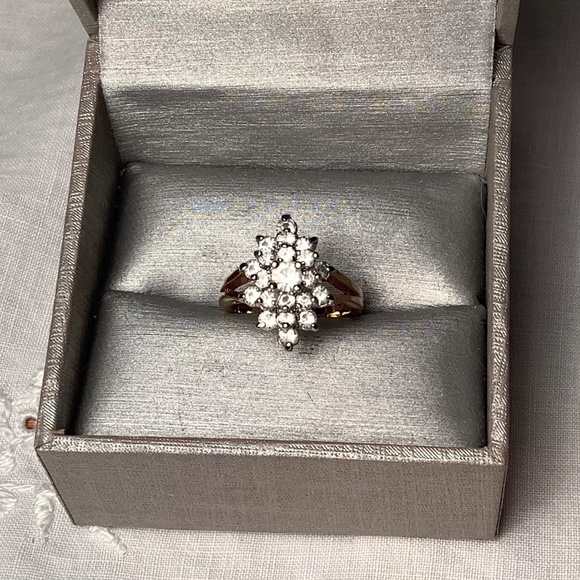 Vintage Evening rhinestone and gold plate ring - Picture 6 of 6